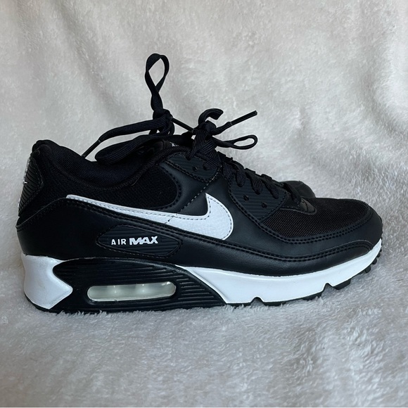 nike air max 90’s (w. 9.5) - Picture 4 of 10